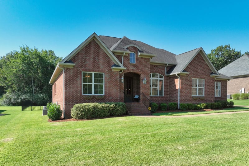 825 Piccadilly Dr, Nolensville, TN 37135