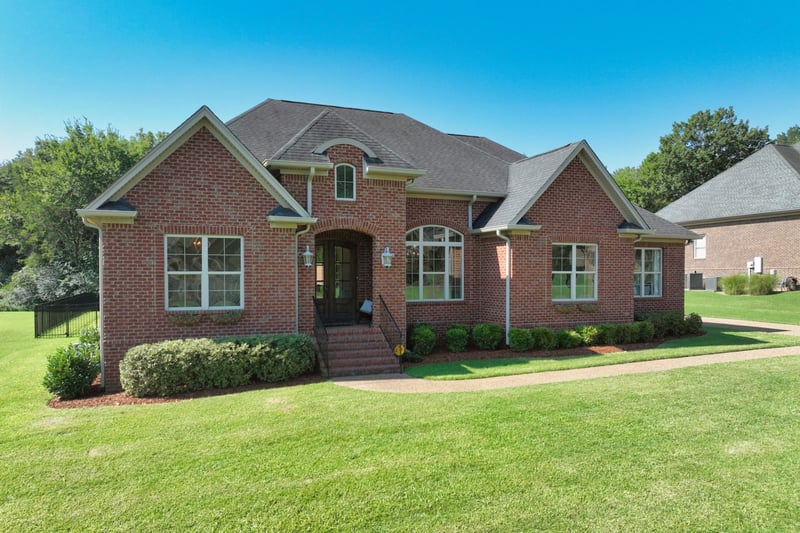 825 Piccadilly Dr, Nolensville, TN 37135