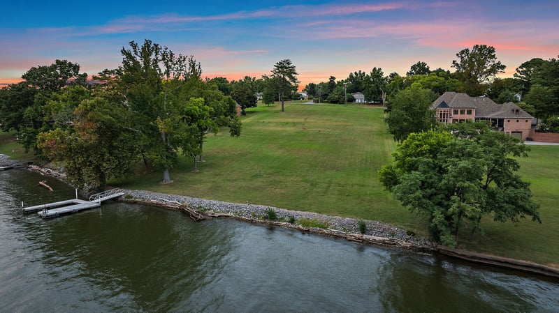 157 Cumberland Dr, Hendersonville, TN 37075