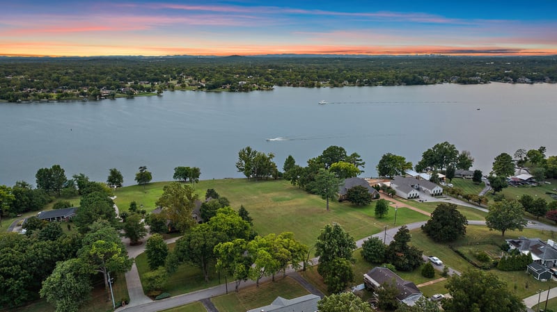 157 Cumberland Dr, Hendersonville, TN 37075