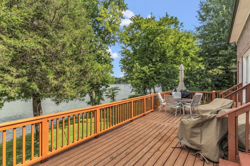 1046 Isaac Franklin Dr, Gallatin, TN 37066