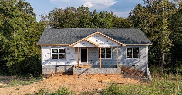 1 Skyview Dr, Ashland City, TN 37015