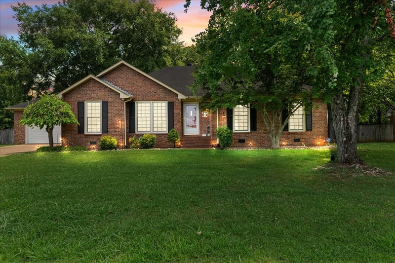 2014 Saddlebrook Dr, Murfreesboro, TN 37129