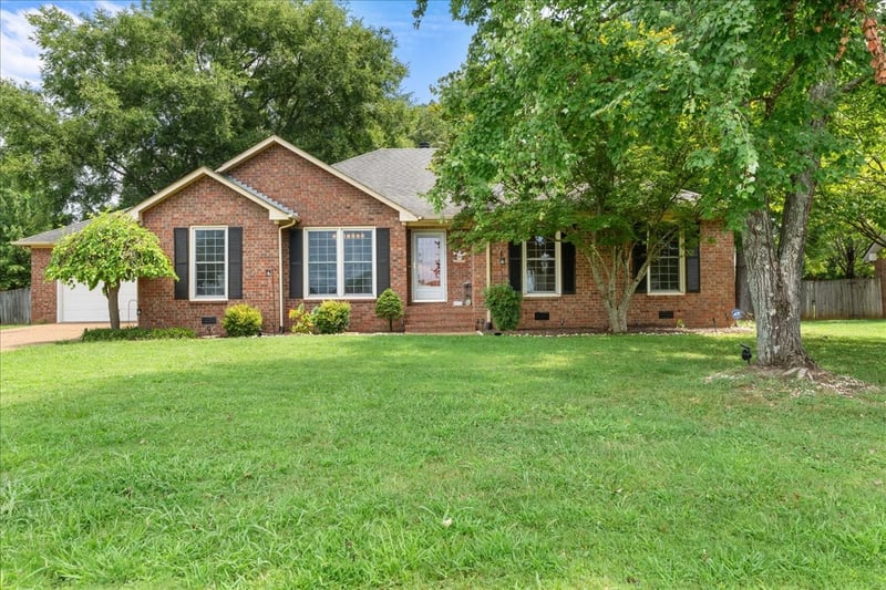 2014 Saddlebrook Dr, Murfreesboro, TN 37129