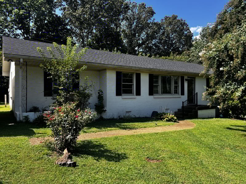 401 S Pawnee Dr, Springfield, TN 37172