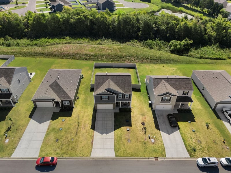 9028 Copenhagen Dr, Murfreesboro, TN 37129