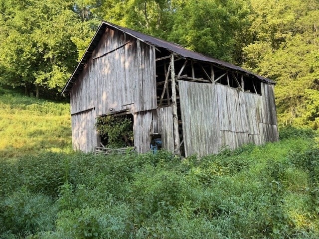 29 Patterson Ln, Pleasant Shade, TN 37145