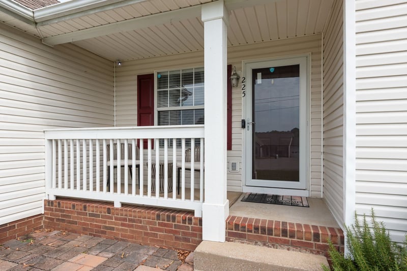 225 Avra Ct, Columbia, TN 38401