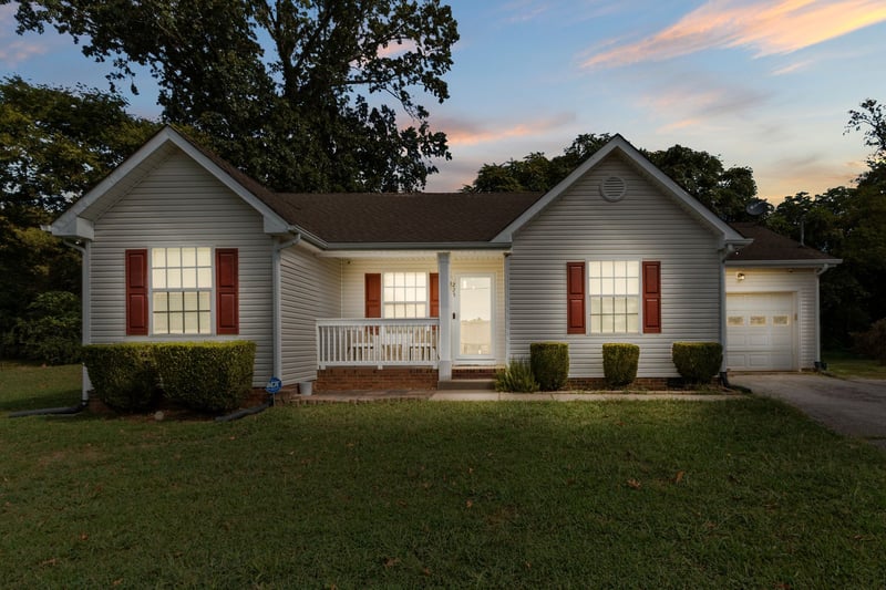 225 Avra Ct, Columbia, TN 38401