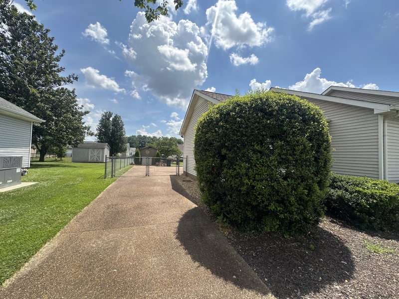 2321 Briar Bend Dr, Murfreesboro, TN 37128