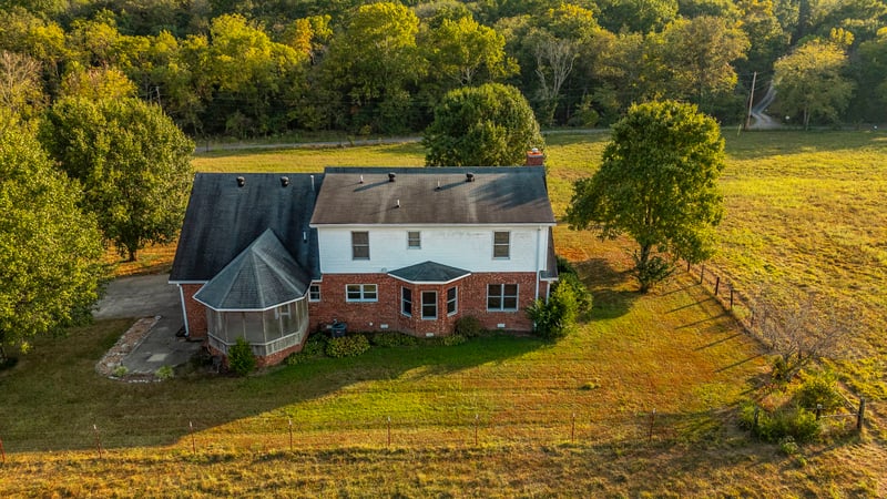 724 Deshea Creek Rd, Gallatin, TN 37066