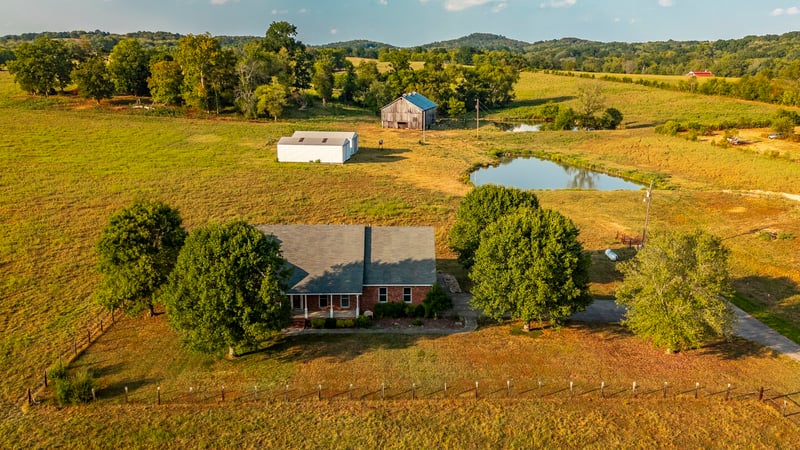 724 Deshea Creek Rd, Gallatin, TN 37066