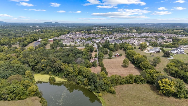 9635 Clovercroft Rd, Nolensville, TN 37135