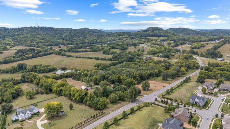 9635 Clovercroft Rd, Nolensville, TN 37135