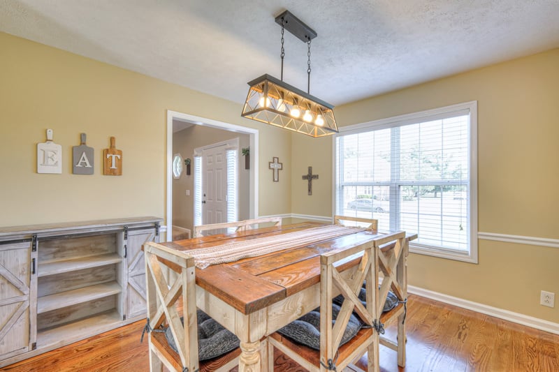 2319 Amber Glen Dr, Murfreesboro, TN 37128