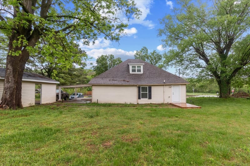 1049 Depot St, Culleoka, TN 38451