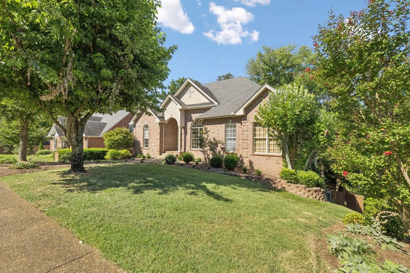 176 Spy Glass Way, Hendersonville, TN 37075