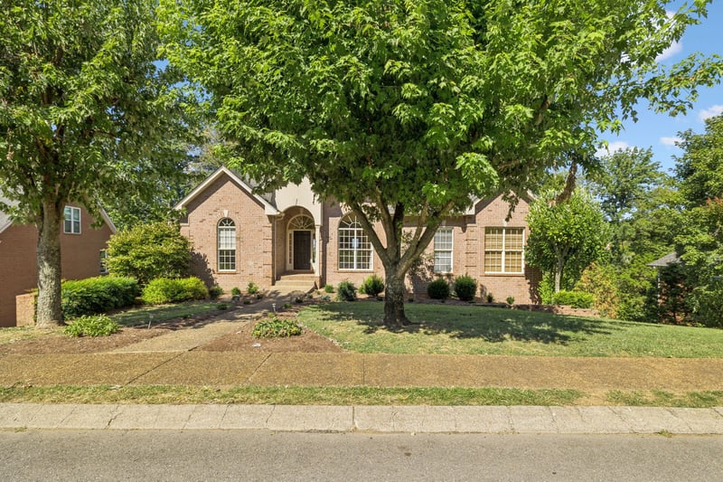 176 Spy Glass Way, Hendersonville, TN 37075