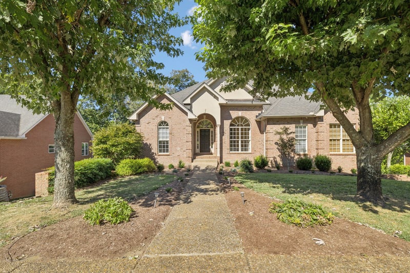 176 Spy Glass Way, Hendersonville, TN 37075
