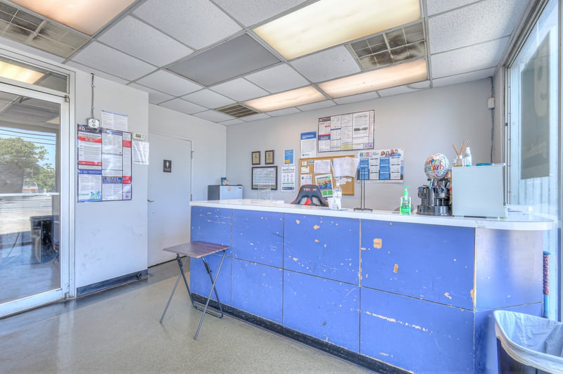 327 W Main St, Hendersonville, TN 37075