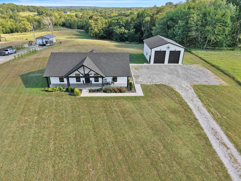 1124 Gaines Hill Rd, Westmoreland, TN 37186