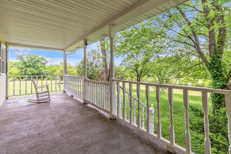14 Oak Ln, Pleasant Shade, TN 37145