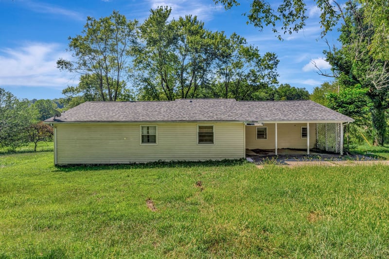14 Oak Ln, Pleasant Shade, TN 37145