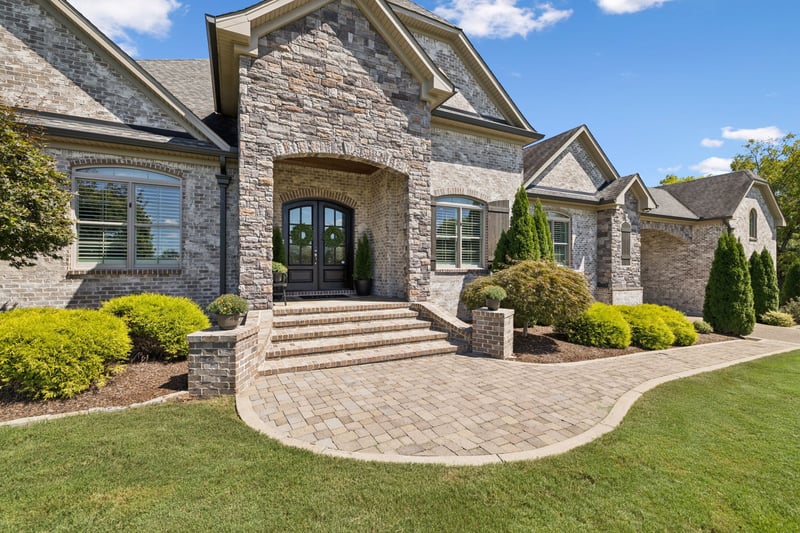 662 Neals Ln, Gallatin, TN 37066