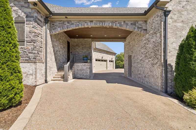 662 Neals Ln, Gallatin, TN 37066