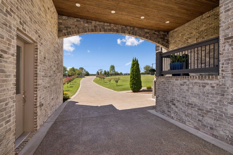 662 Neals Ln, Gallatin, TN 37066