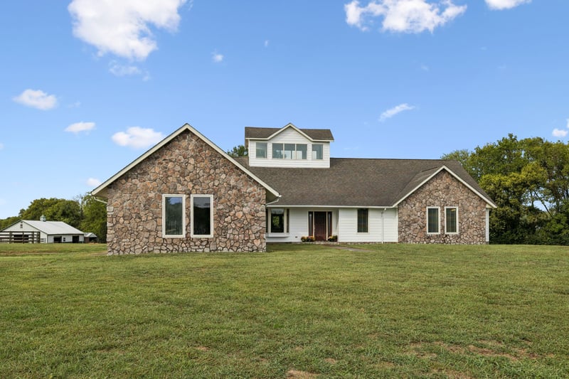 4376 Trousdale Ln, Columbia, TN 38401
