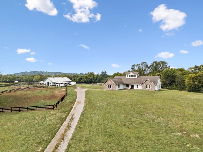 4376 Trousdale Ln, Columbia, TN 38401