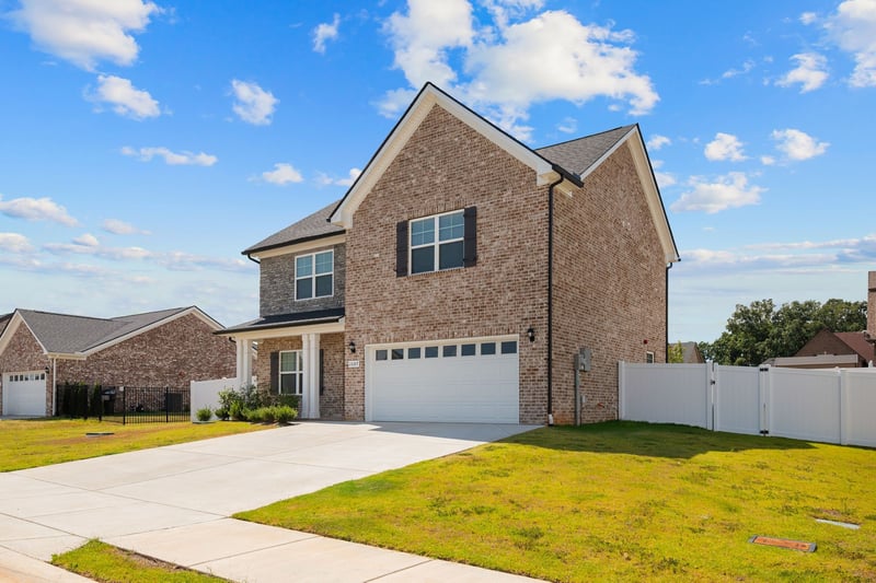 1087 Amber Hills Dr, Ashland City, TN 37015