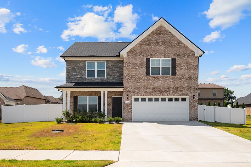 1087 Amber Hills Dr, Ashland City, TN 37015