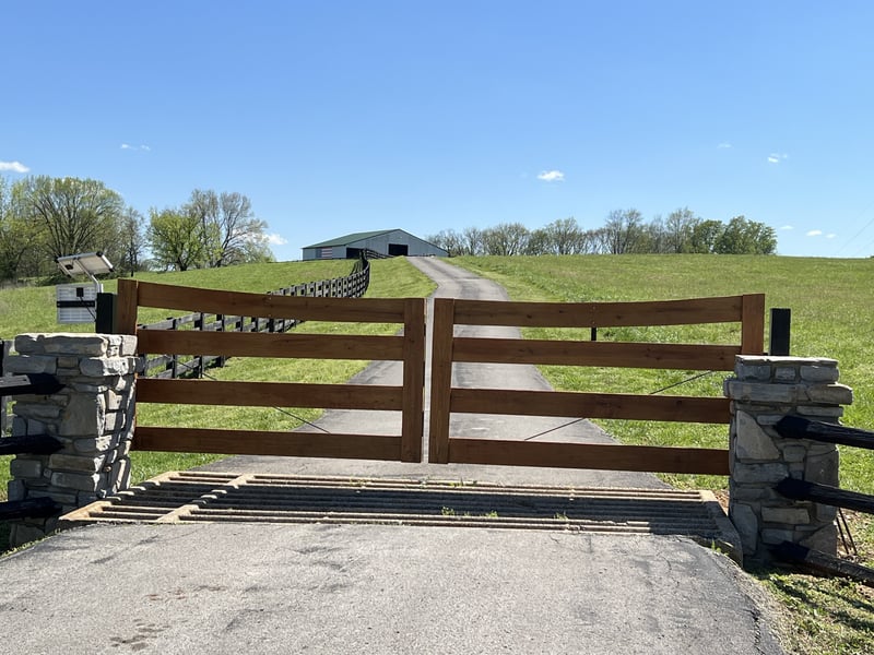 2202 Darks Mill Rd, Columbia, TN 38401