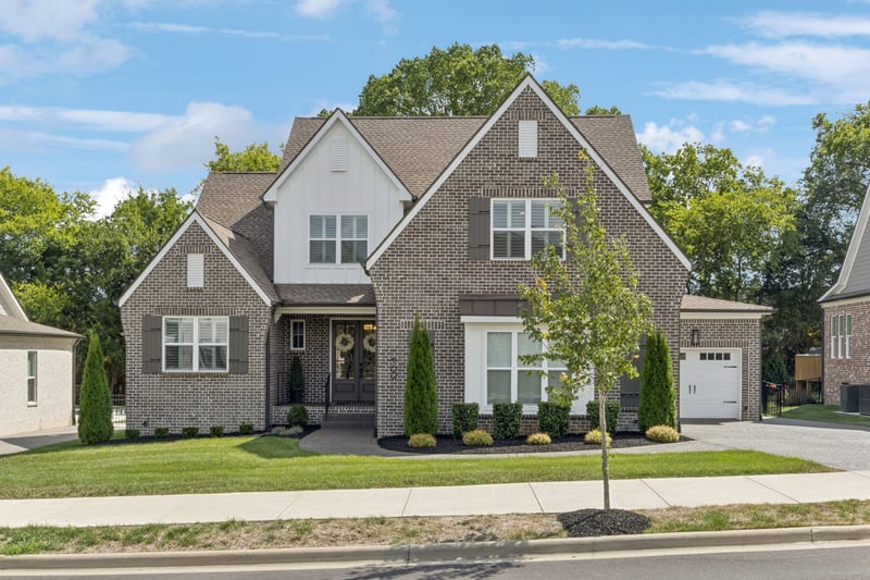 700 Nottingham Ave, Hendersonville, TN 37075