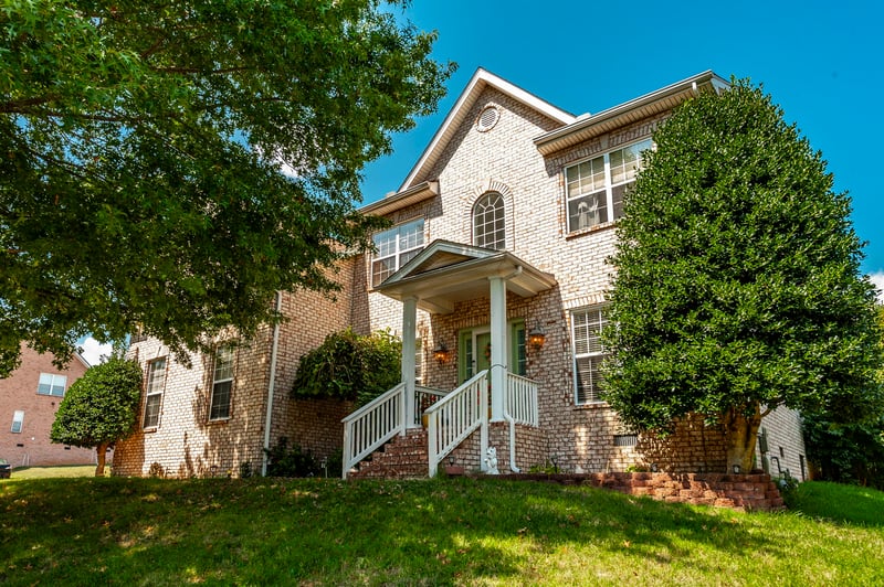 100 Castle Ct, Hendersonville, TN 37075