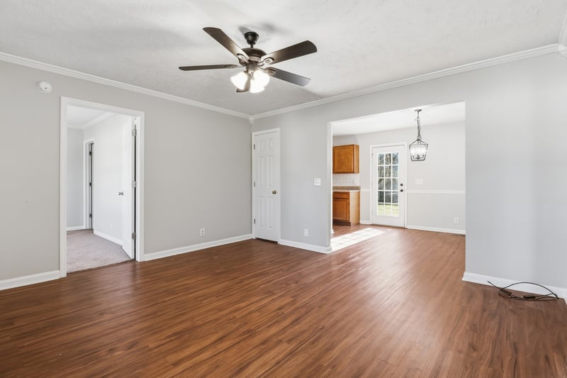 365 Royal Garden Dr, Murfreesboro, TN 37130