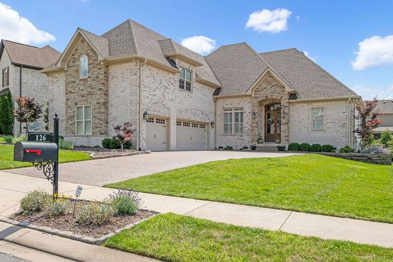 126 Thornwood Pl, Hendersonville, TN 37075
