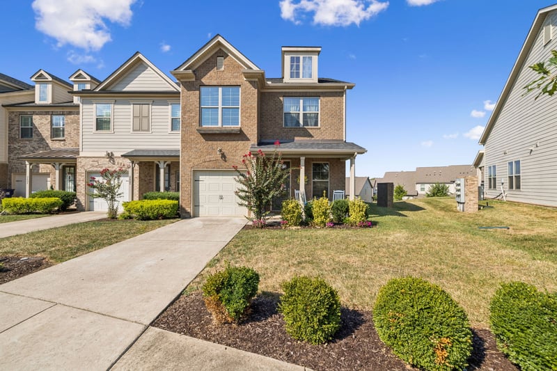 2612 Wellesley Square Dr, Thompsons Station, TN 37179