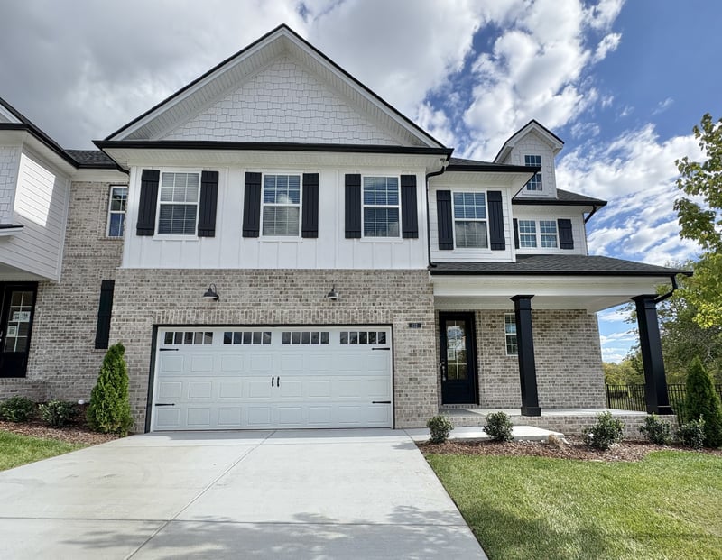 132 Lightberry Ln, Hendersonville, TN 37075