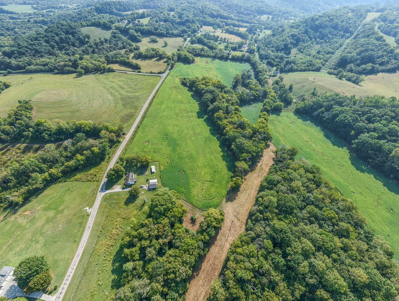 5 Craig Bridge Rd, Williamsport, TN 38487