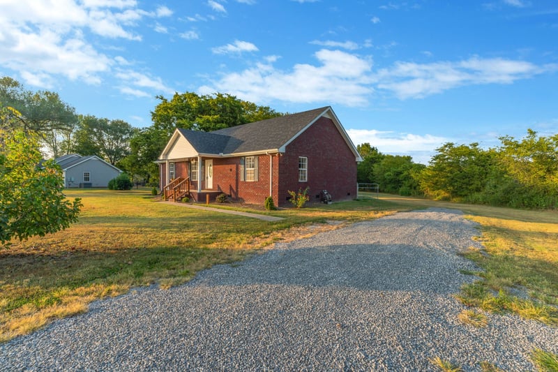 800 Rock Springs Rd, Castalian Springs, TN 37031