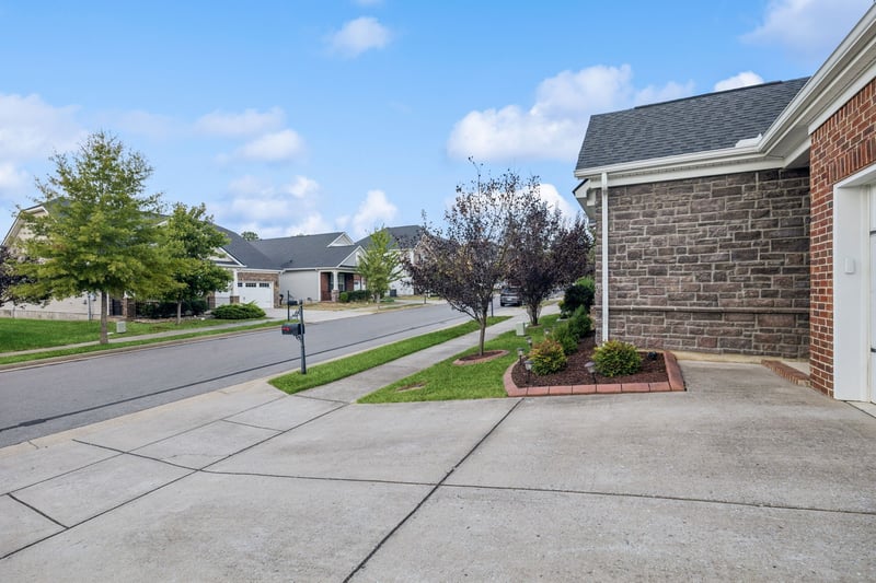 2844 Whitebirch Dr, Hermitage, TN 37076