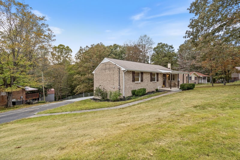 106 Barcelona Ct, Ashland City, TN 37015