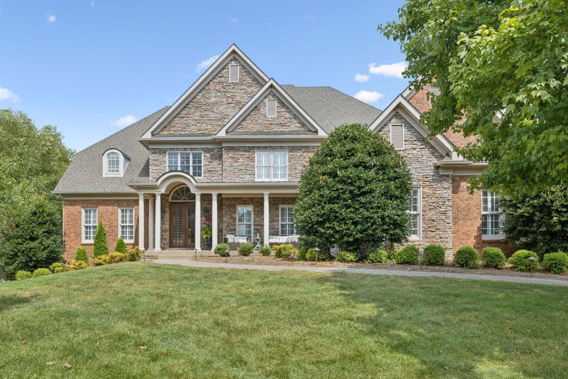 8218 Holly Rd, Brentwood, TN 37027