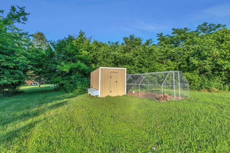 960 Harsh Ln, Castalian Springs, TN 37031