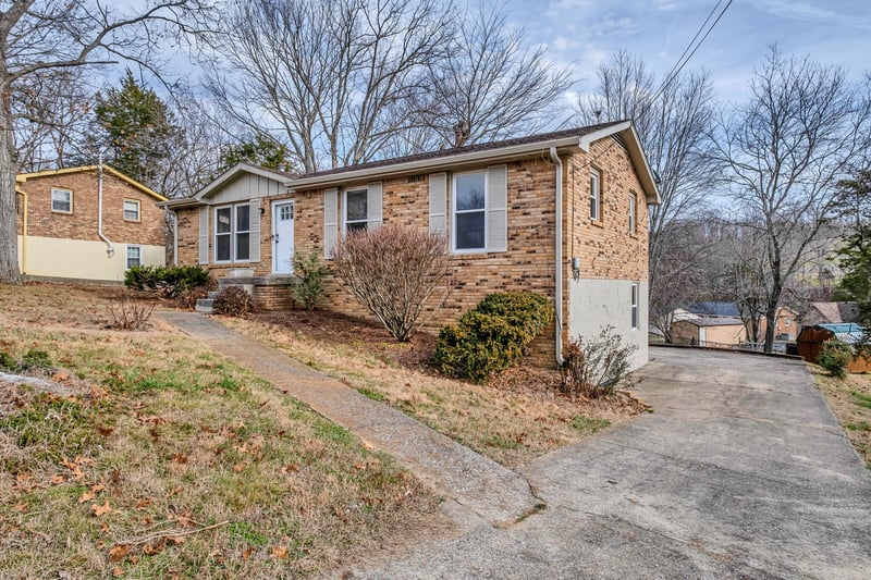 630 Debbie Dr, Hermitage, TN 37076
