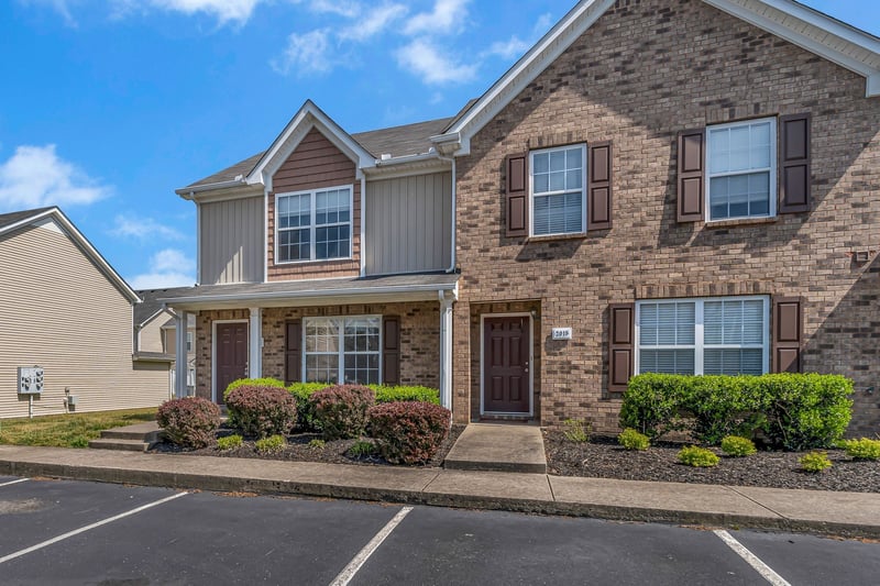 2017 Victory Gallop Ln, Murfreesboro, TN 37128