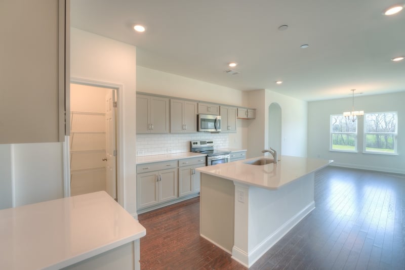 2016 Bennett Creek Dr, Columbia, TN 38401